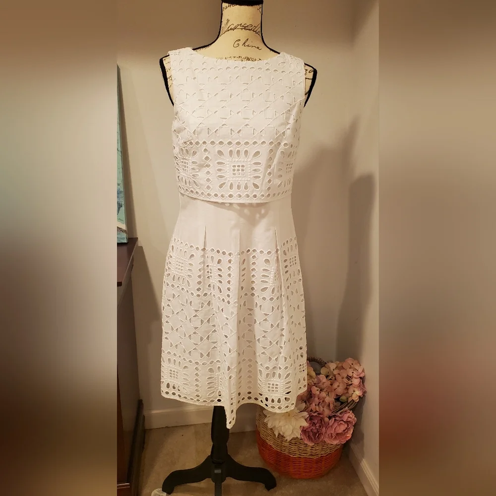 Lauren Ralph Lauren Woman's Cotton Eyelet, White Sleeveless Size 4. - Picture 1 of 6